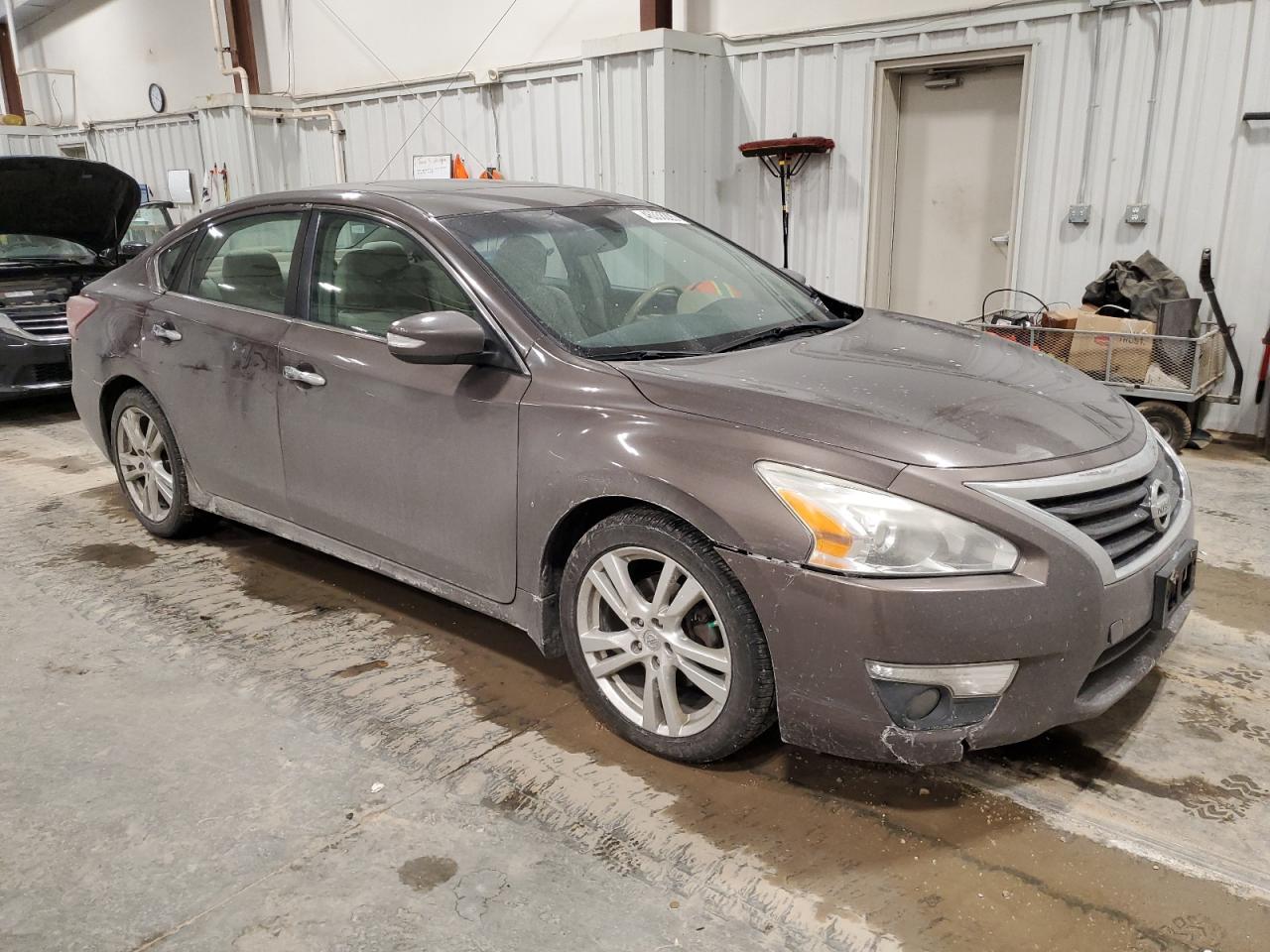 2013 Nissan Altima - Image 4