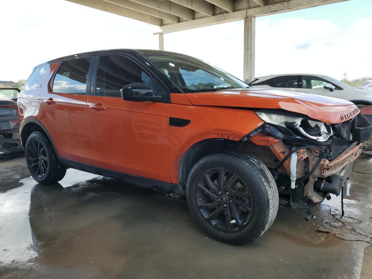 2016 Land Rover Discovery - Image 4