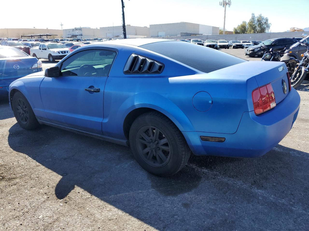2005 Ford Mustang - Image 2