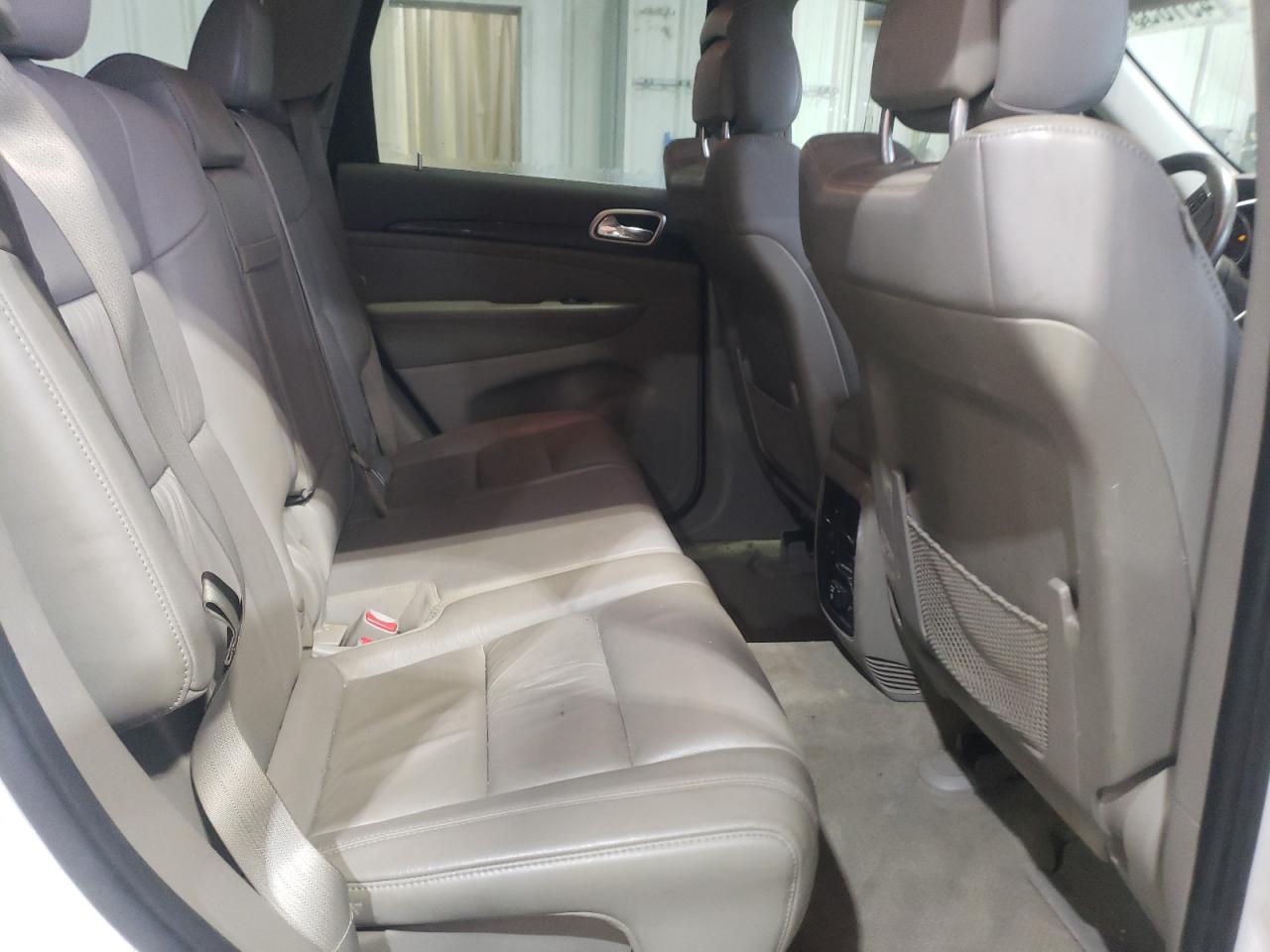 2011 Jeep Grand Cherokee - Image 11