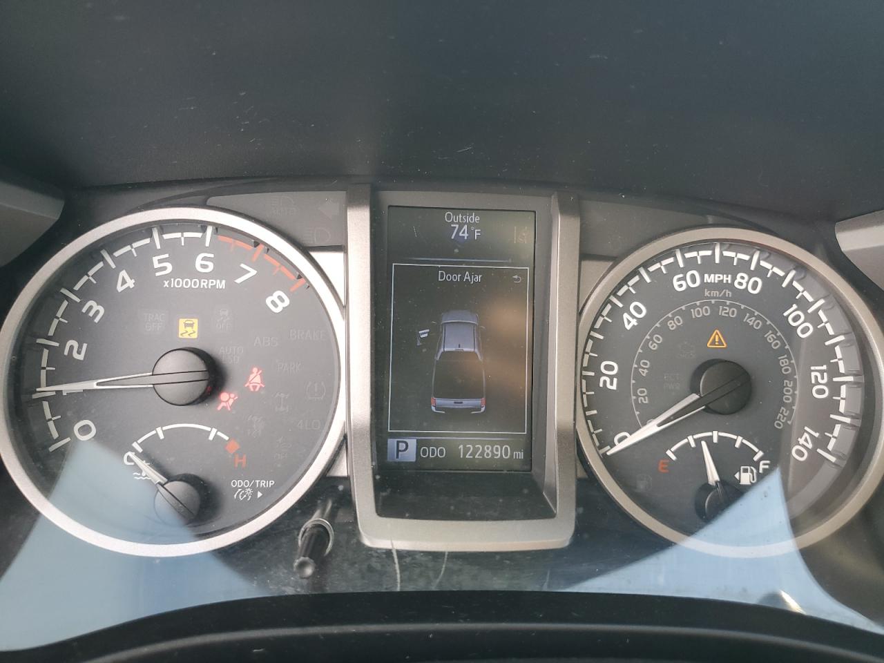 2018 Toyota Tacoma - Image 9