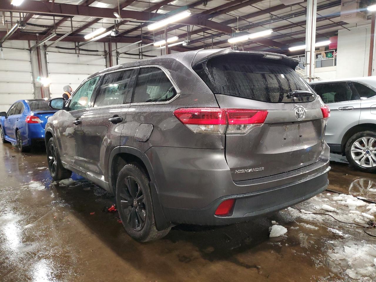 2019 Toyota Highlander - Image 2