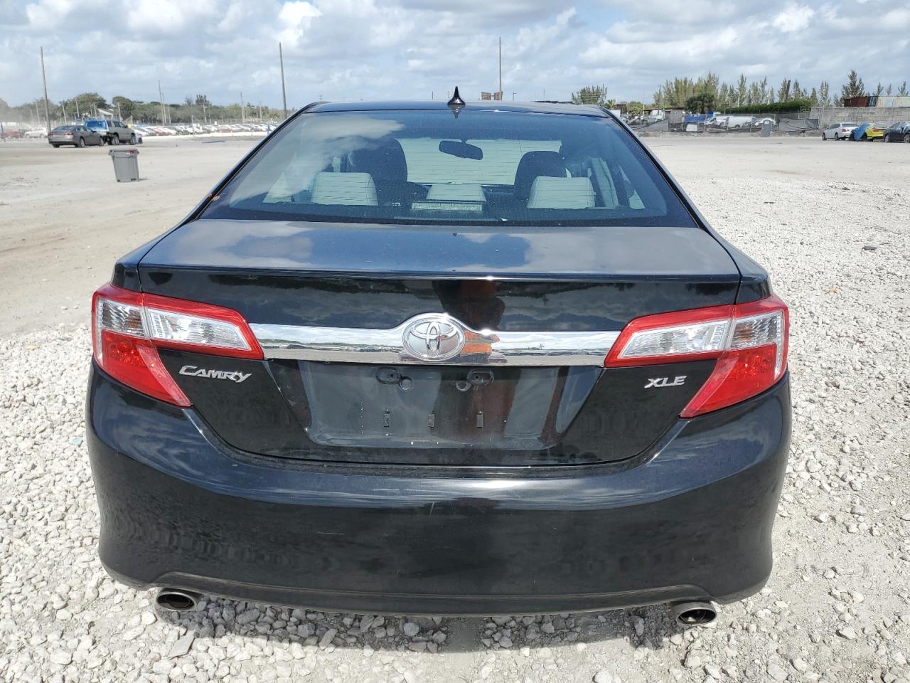 2012 Toyota Camry - Image 6