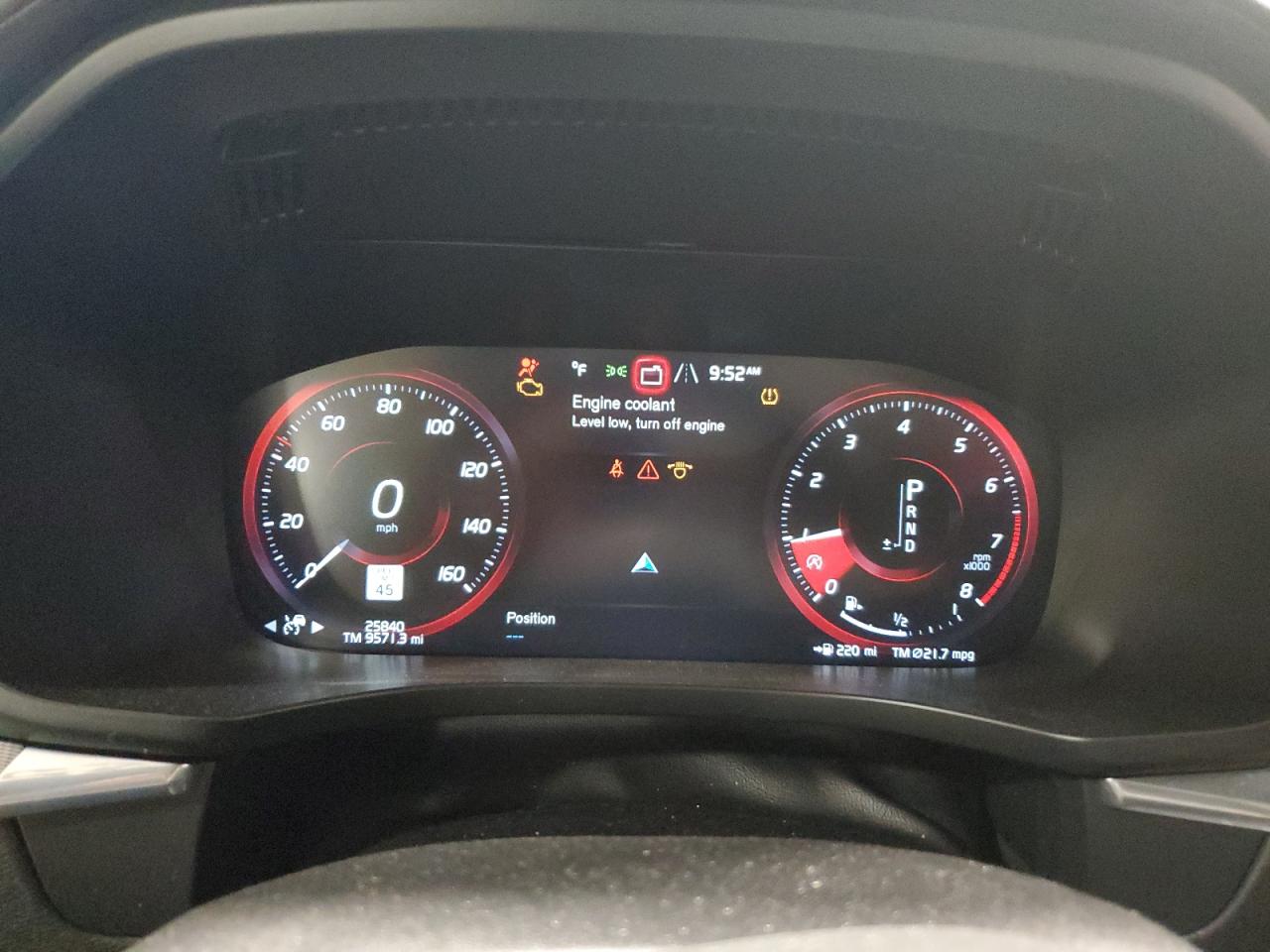 2021 Volvo XC60 - Image 9