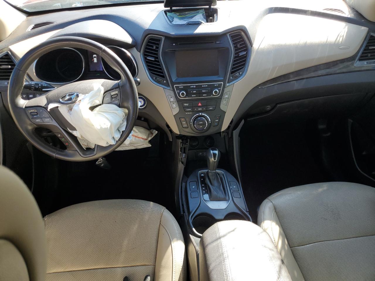 2017 Hyundai Santa Fe - Image 8