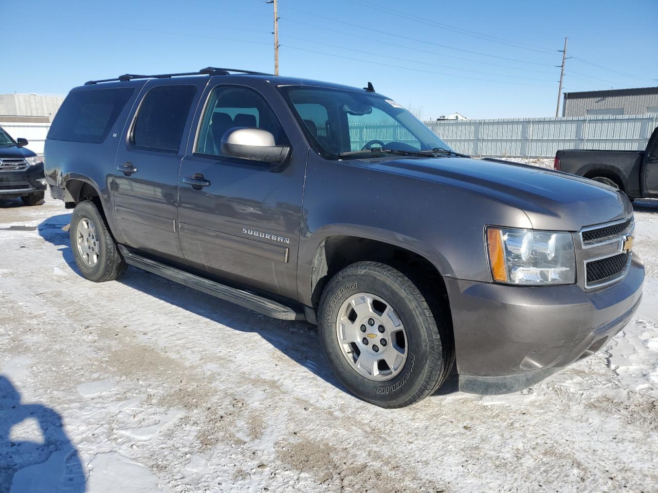 2013 Chevrolet Suburban - Image 4