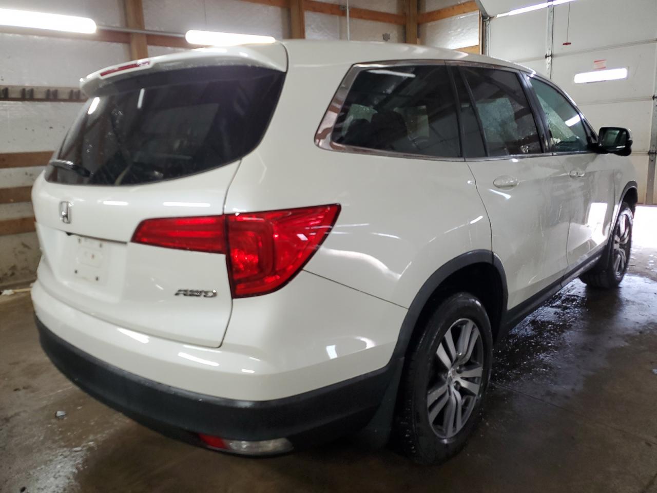 2017 Honda Pilot - Image 3
