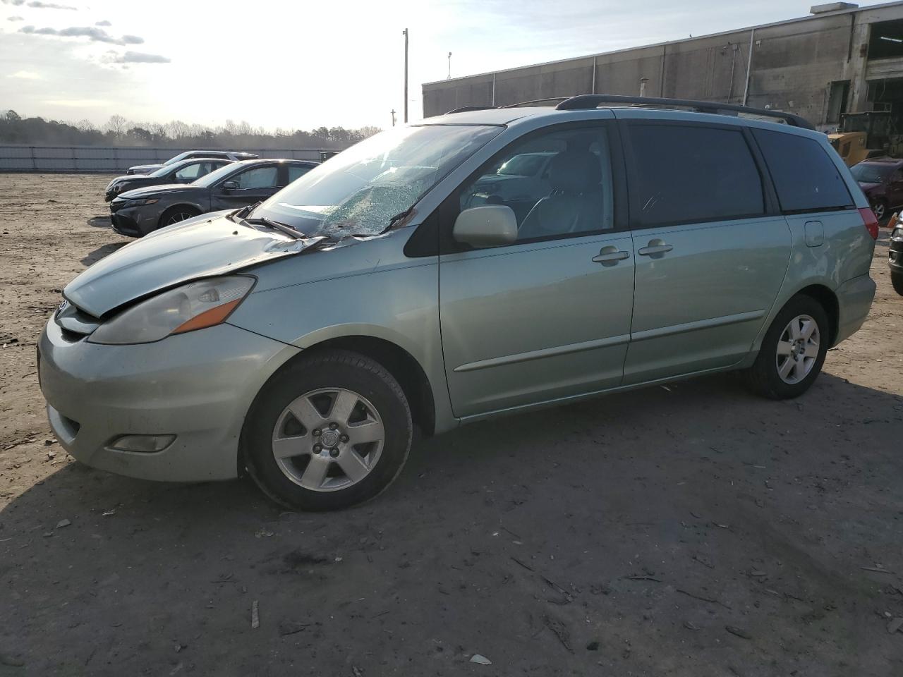 2007 Toyota Sienna - Image 1