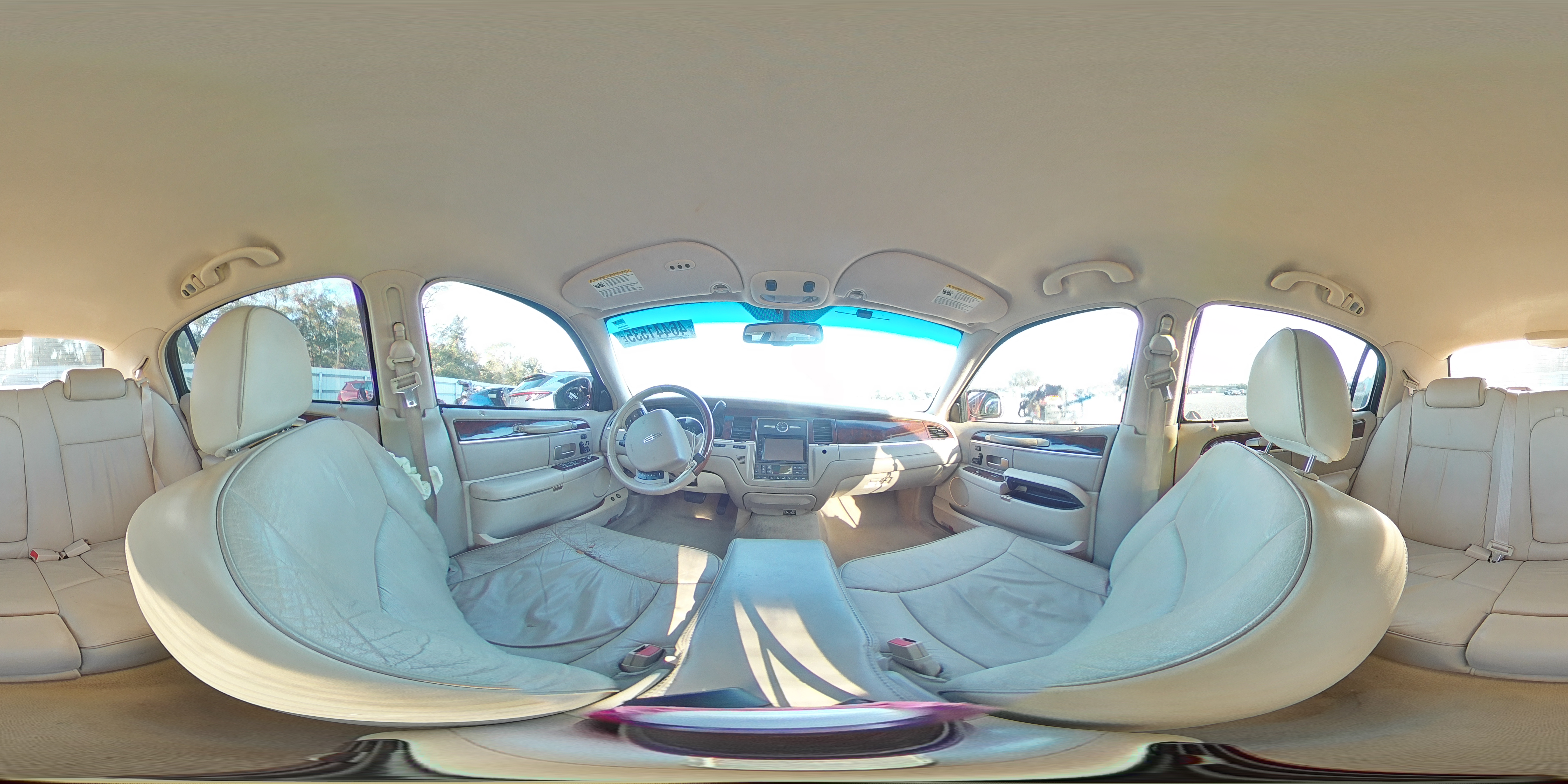 2006 Lincoln Town Car - Image 13