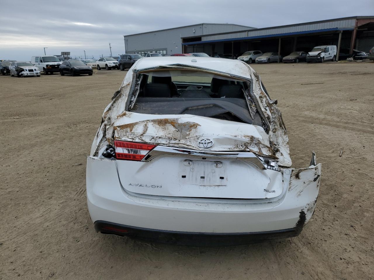 2013 Toyota Avalon - Image 6