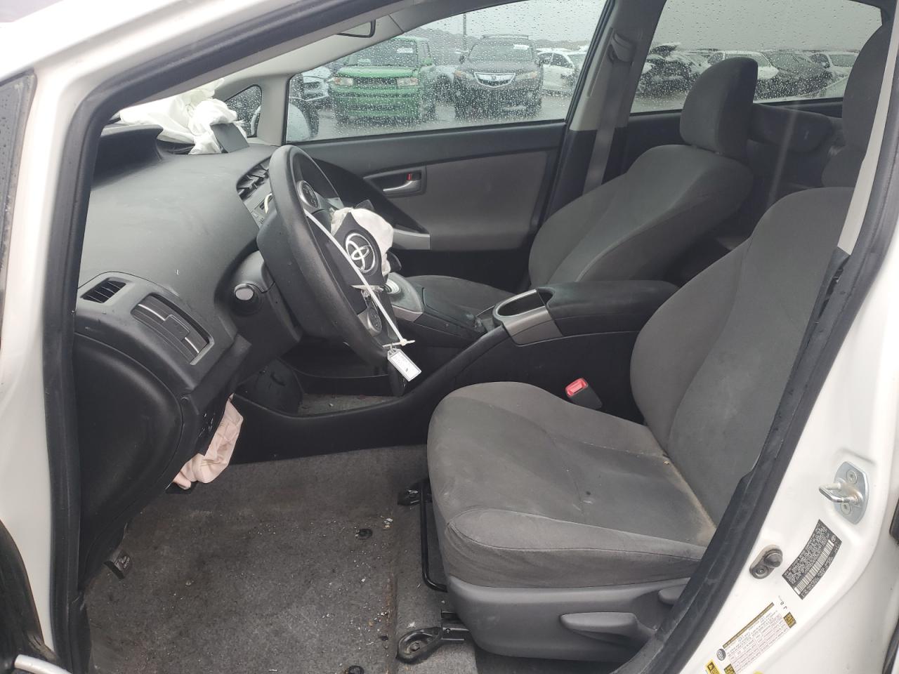 2013 Toyota Prius - Image 7