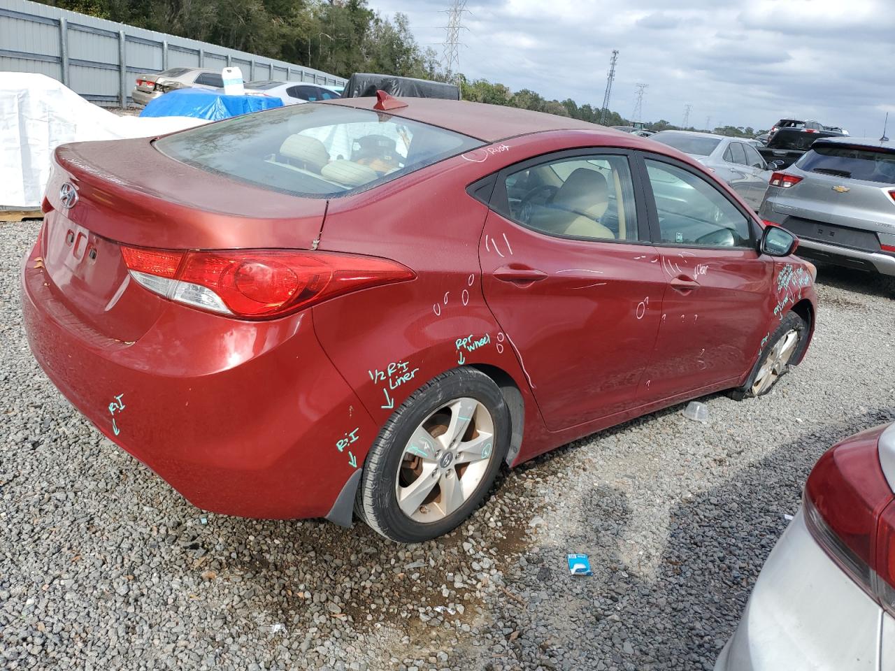 2013 Hyundai Elantra - Image 3