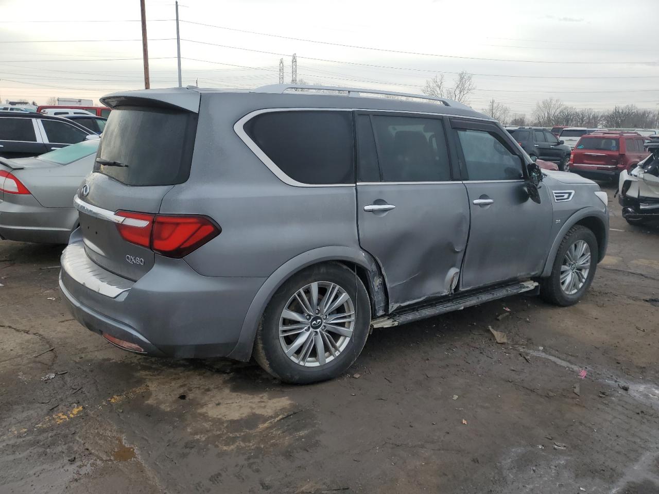 2018 Infiniti QX80 - Image 3