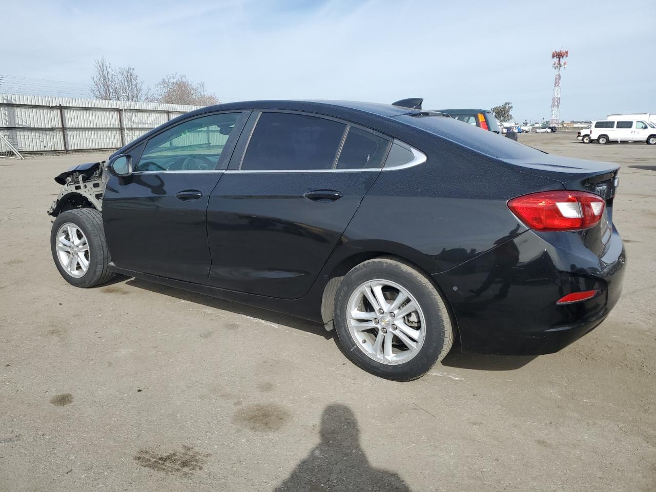 2018 Chevrolet Cruze - Image 2