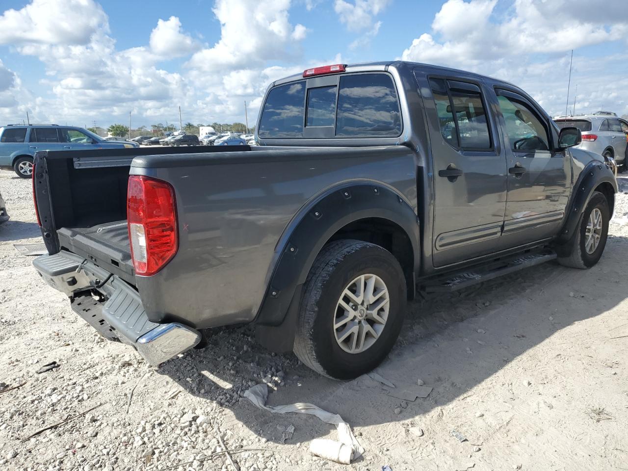 2021 Nissan Navara (Frontier) - Image 3