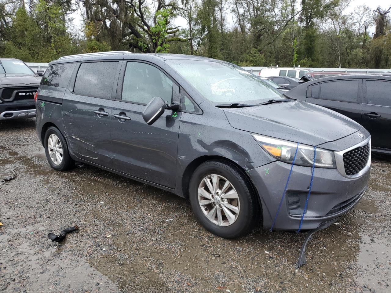 2017 Kia Sedona - Image 4