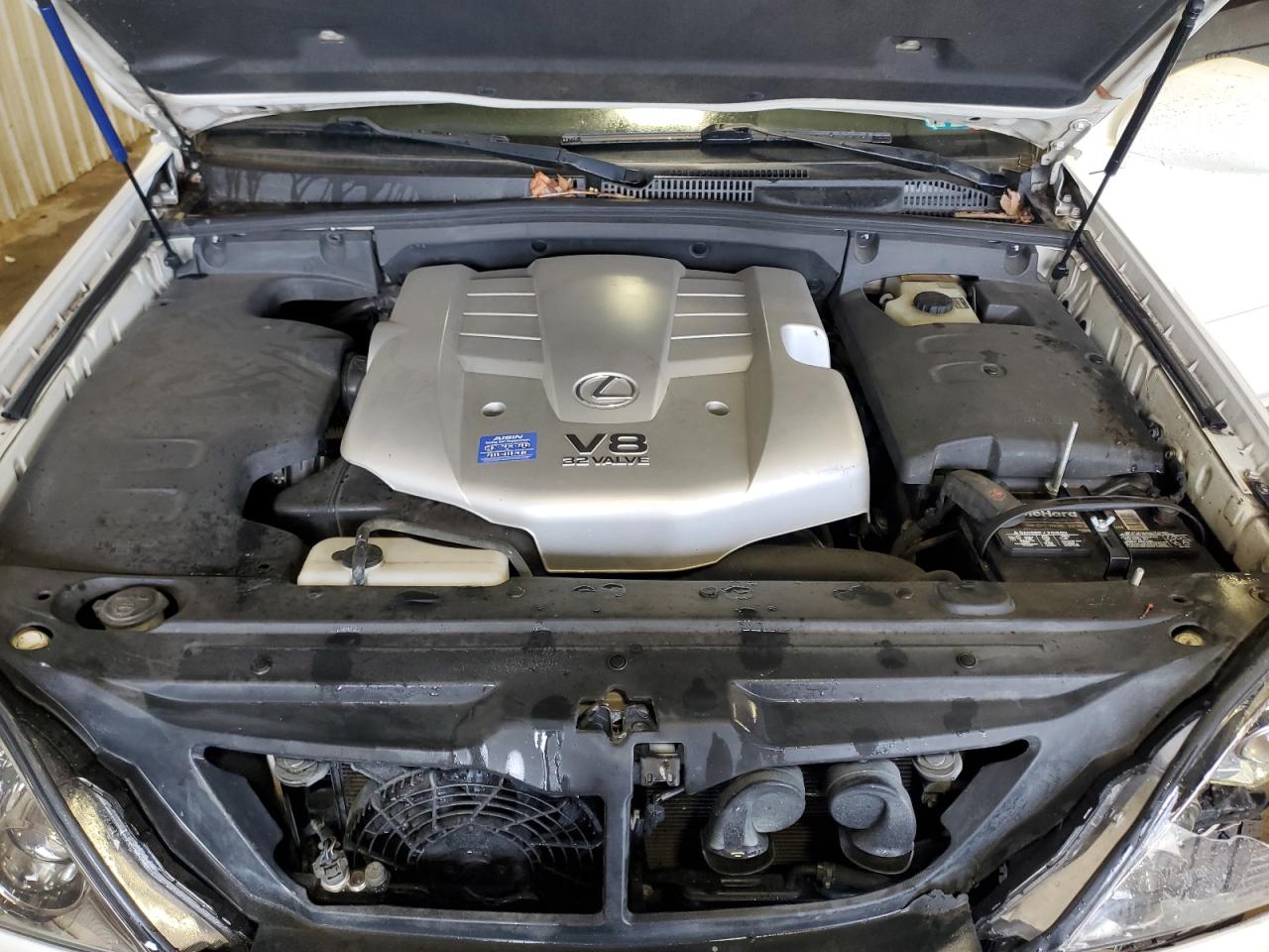 2004 Lexus GX - Image 12