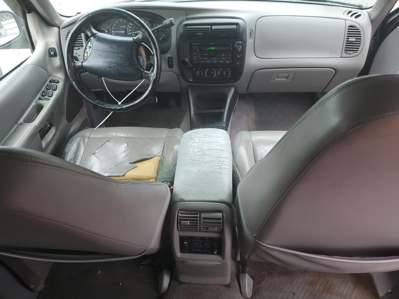 2000 Ford Explorer - Image 8
