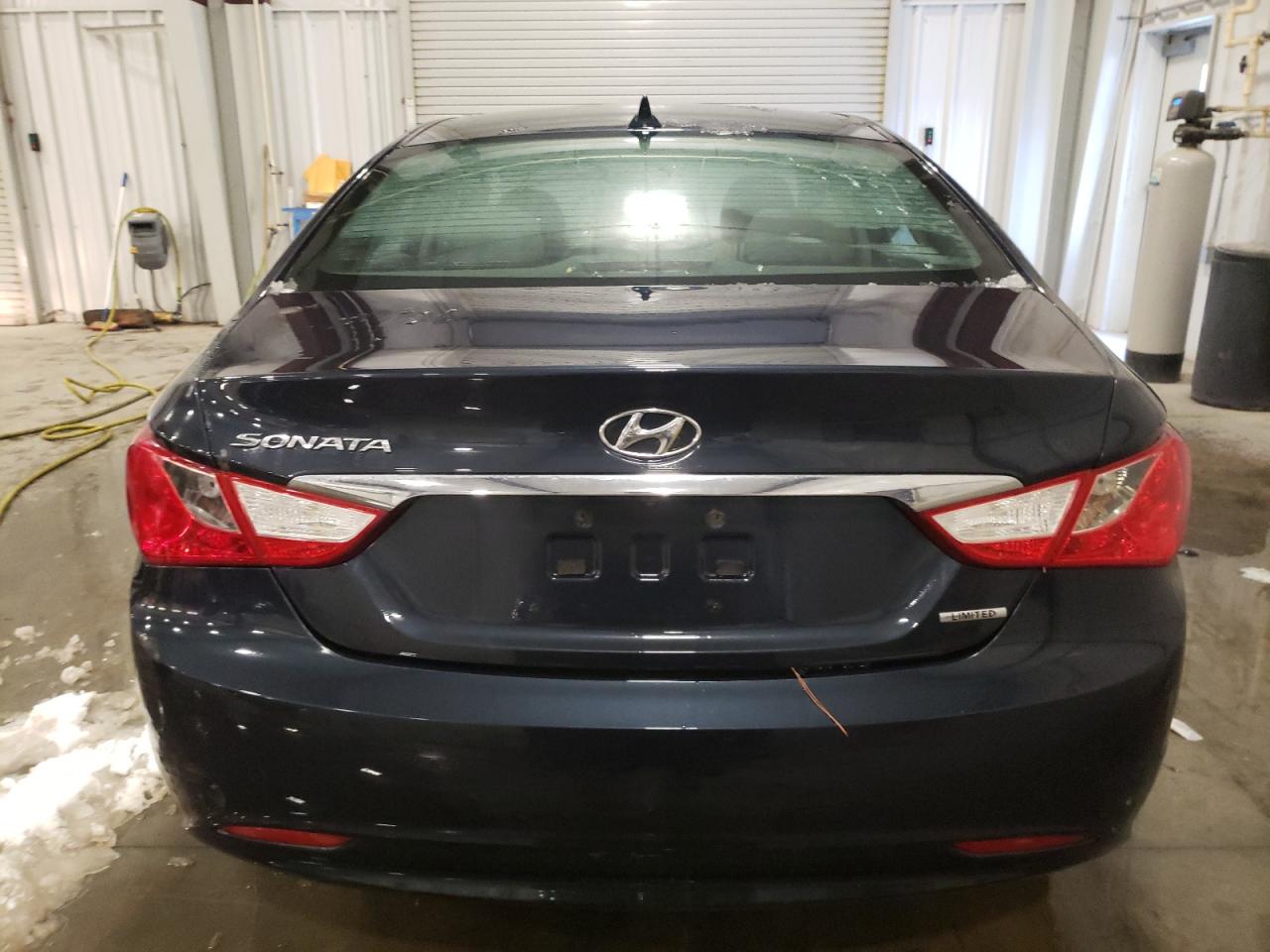 2011 Hyundai Sonata - Image 6