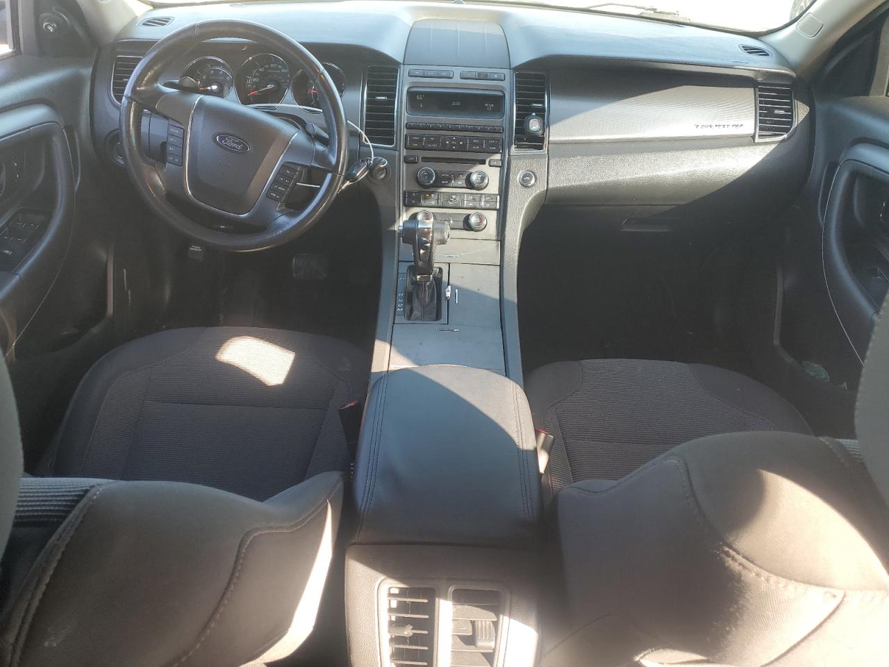 2010 Ford Taurus - Image 8