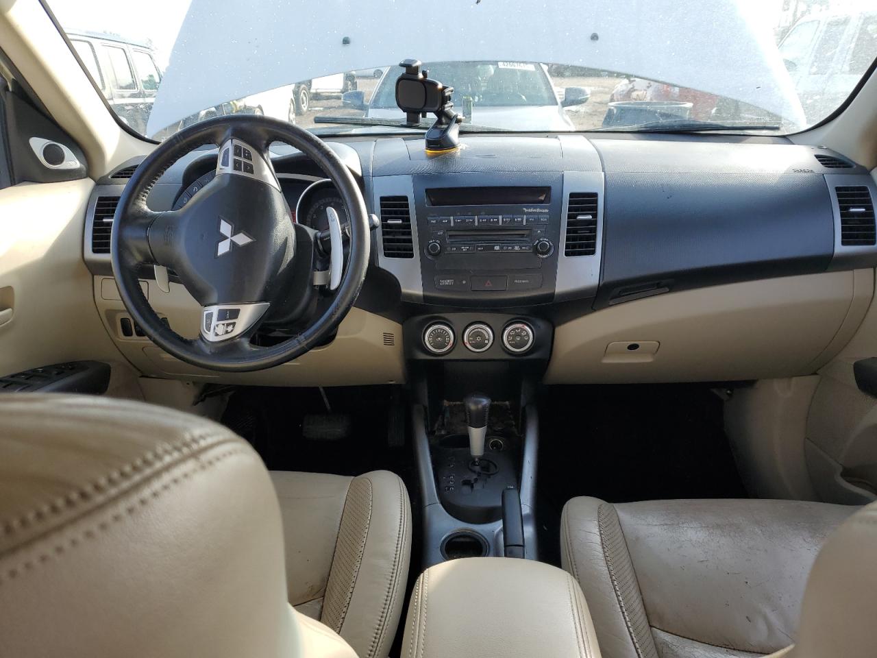2007 Mitsubishi Outlander - Image 8