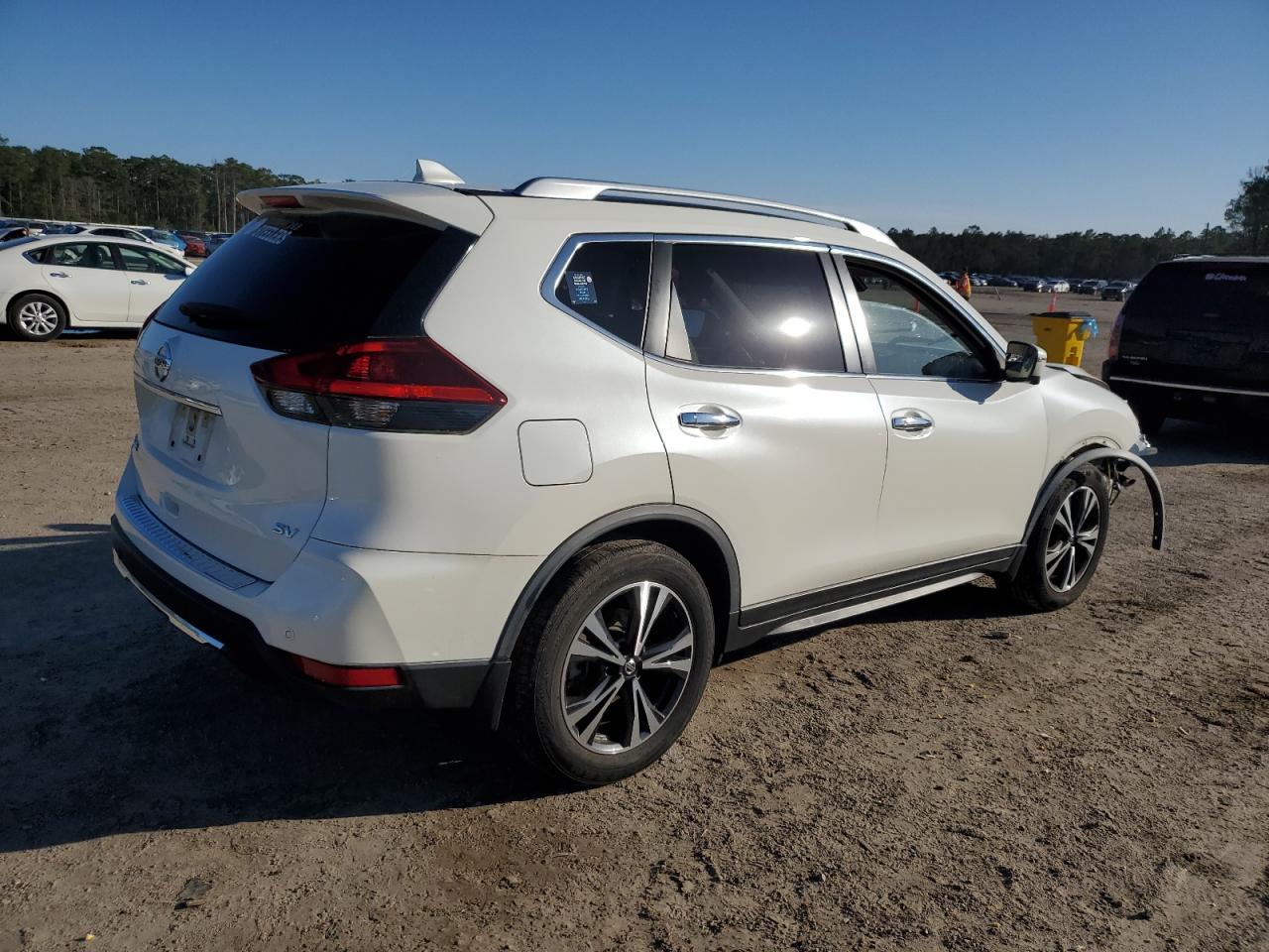 2020 Nissan Rogue - Image 3