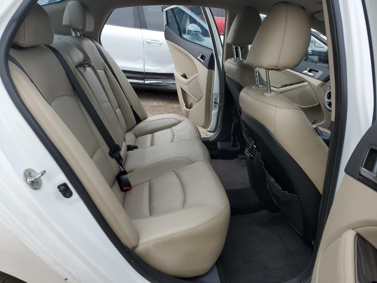 2012 Kia Optima - Image 10