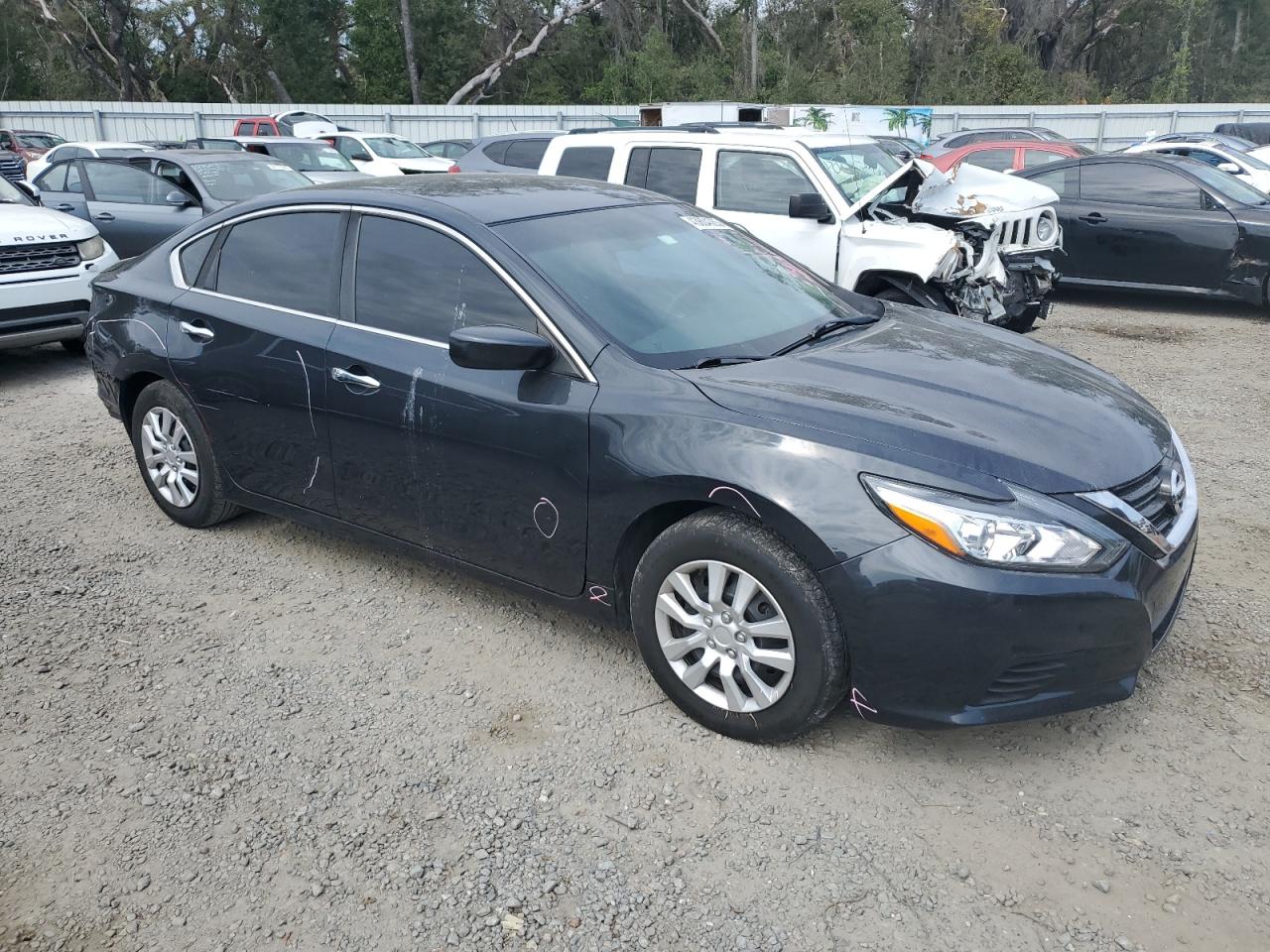 2017 Nissan Altima - Image 4