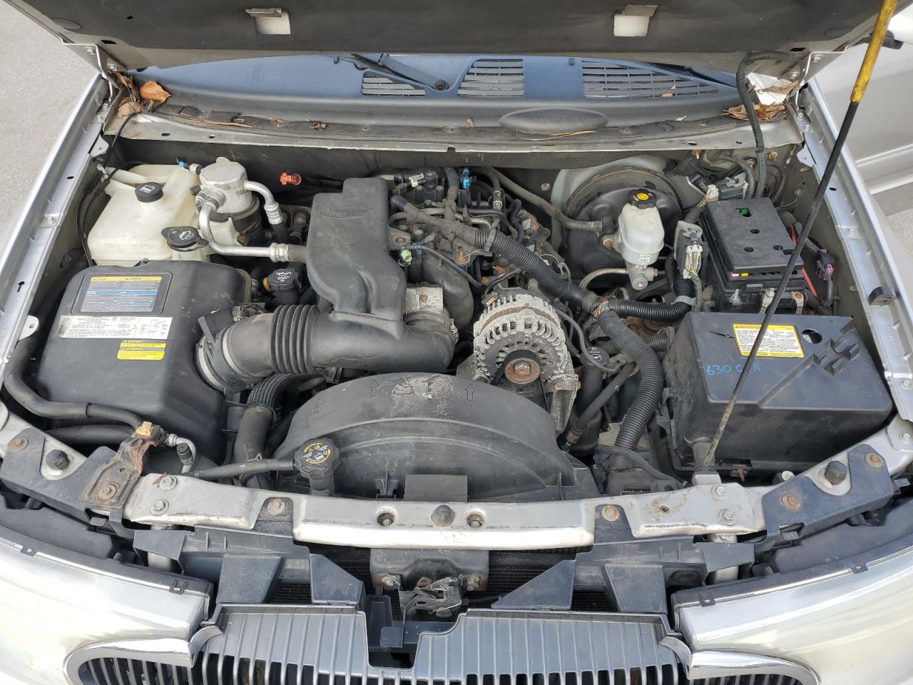2004 Buick Rainer - Image 13
