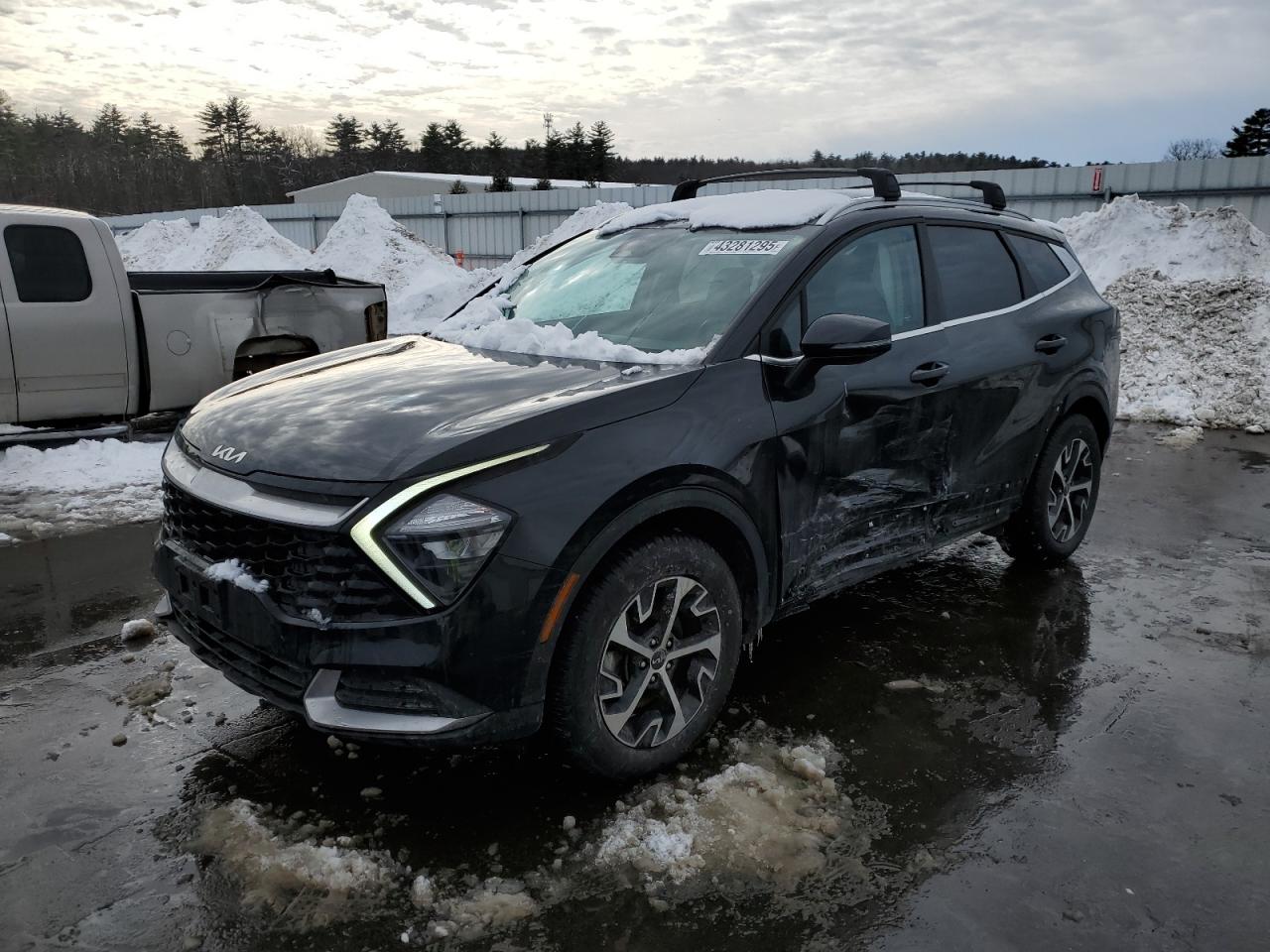 2023 Kia Sportage - Image 1