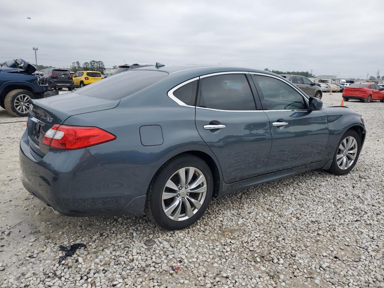 2012 Infiniti M - Image 3
