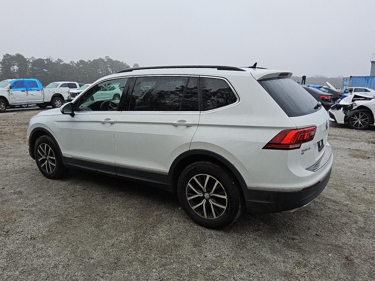 2020 Volkswagen Tiguan - Image 2