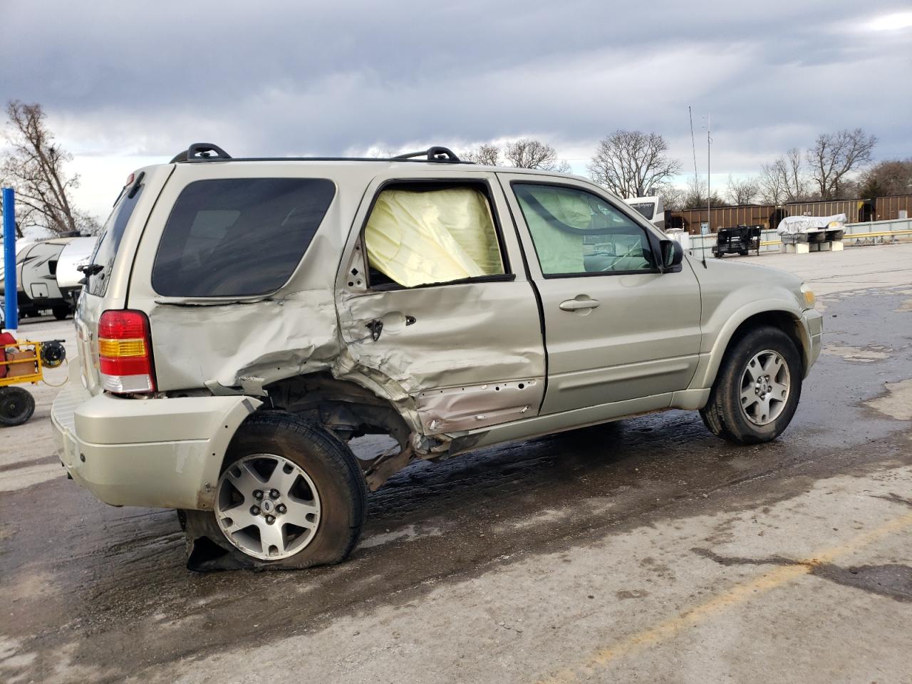 2005 Ford Escape - Image 3