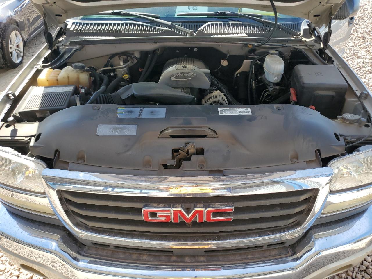 2005 GMC Sierra - Image 11