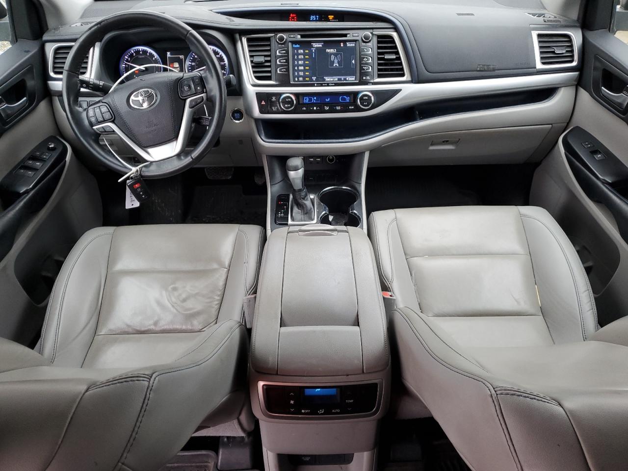 2019 Toyota Highlander - Image 8