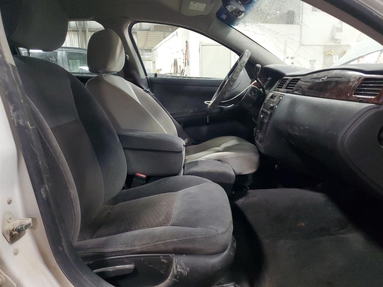 2011 Chevrolet Impala - Image 7