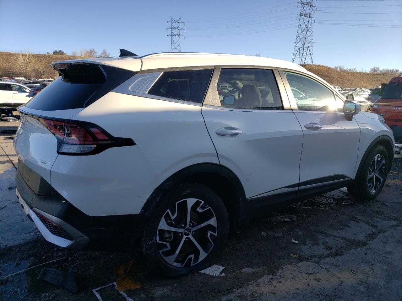2023 Kia Sportage - Image 3