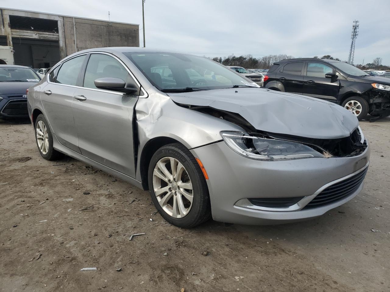 2016 Chrysler 200 - Image 4
