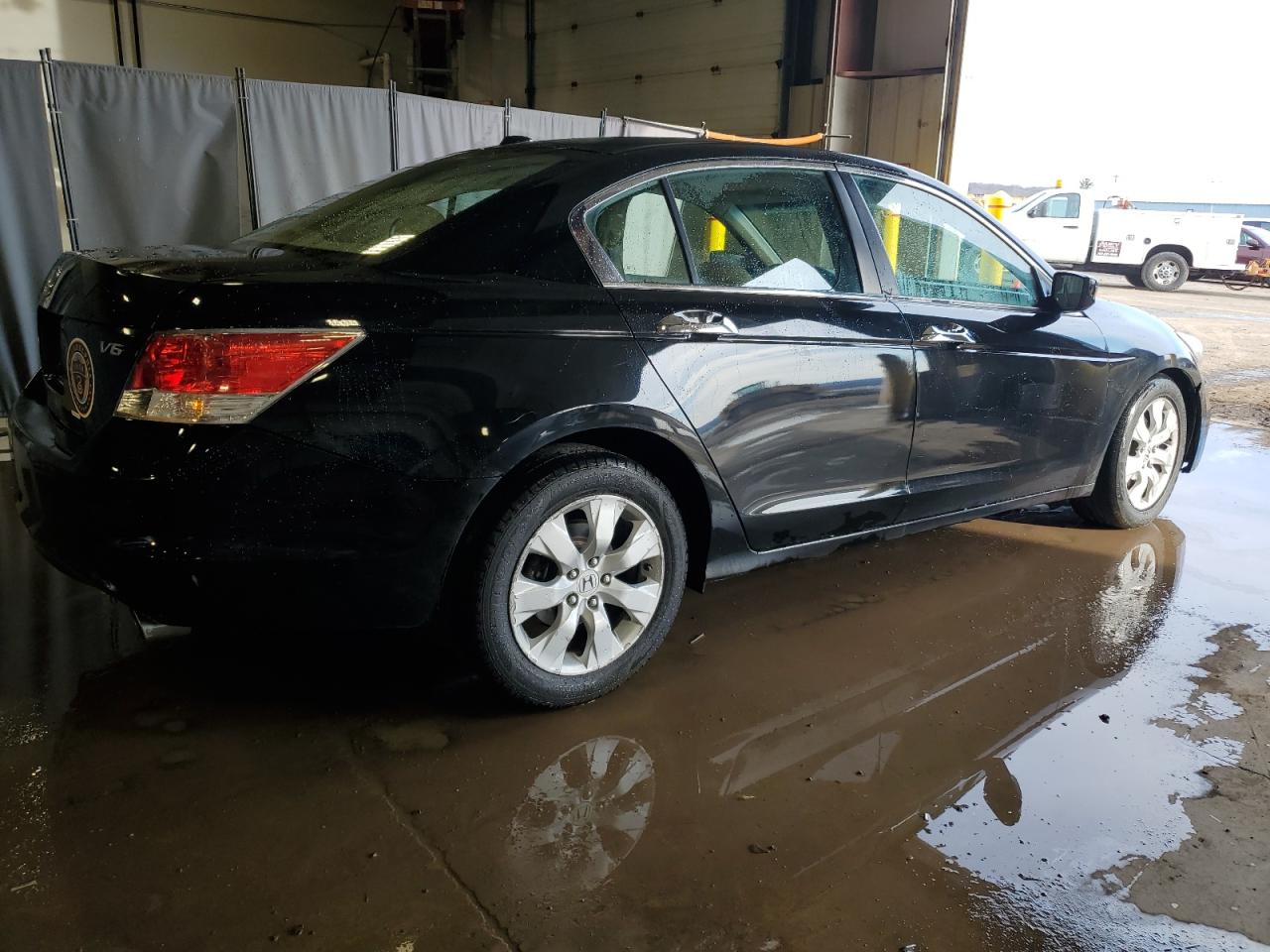 2010 Honda Accord - Image 3