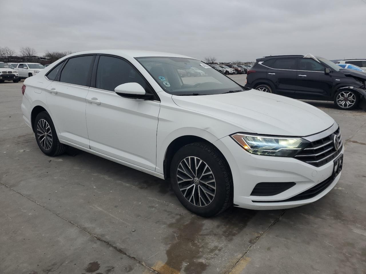2021 Volkswagen Jetta - Image 4