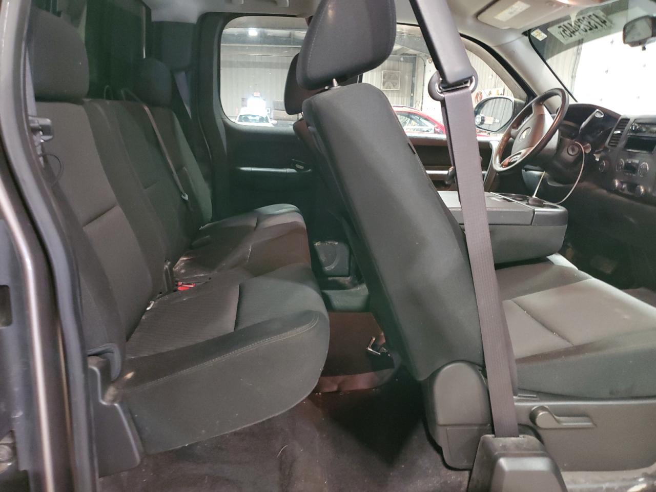 2012 Chevrolet Silverado - Image 10