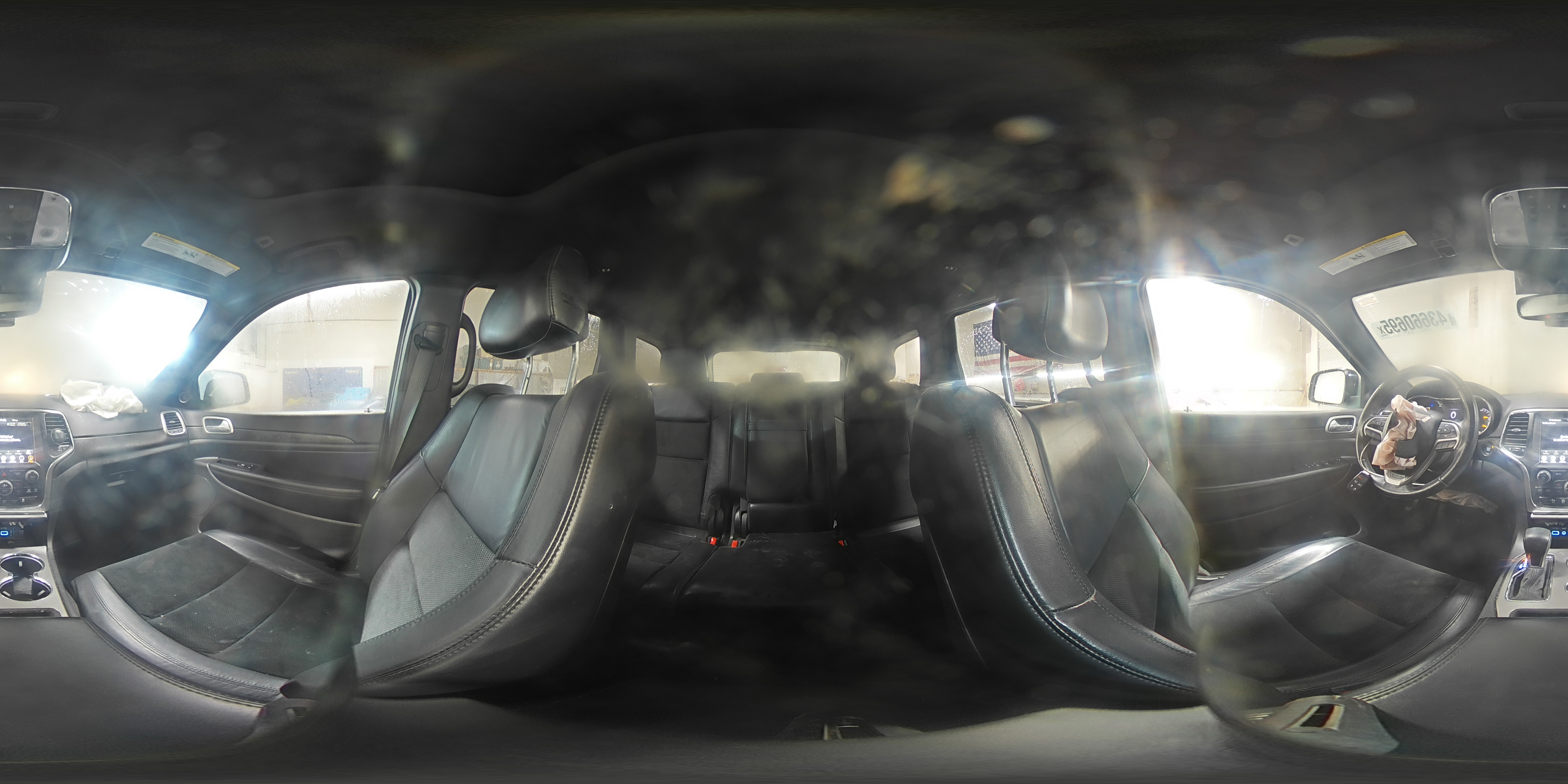 2018 Jeep Grand Cherokee - Image 14