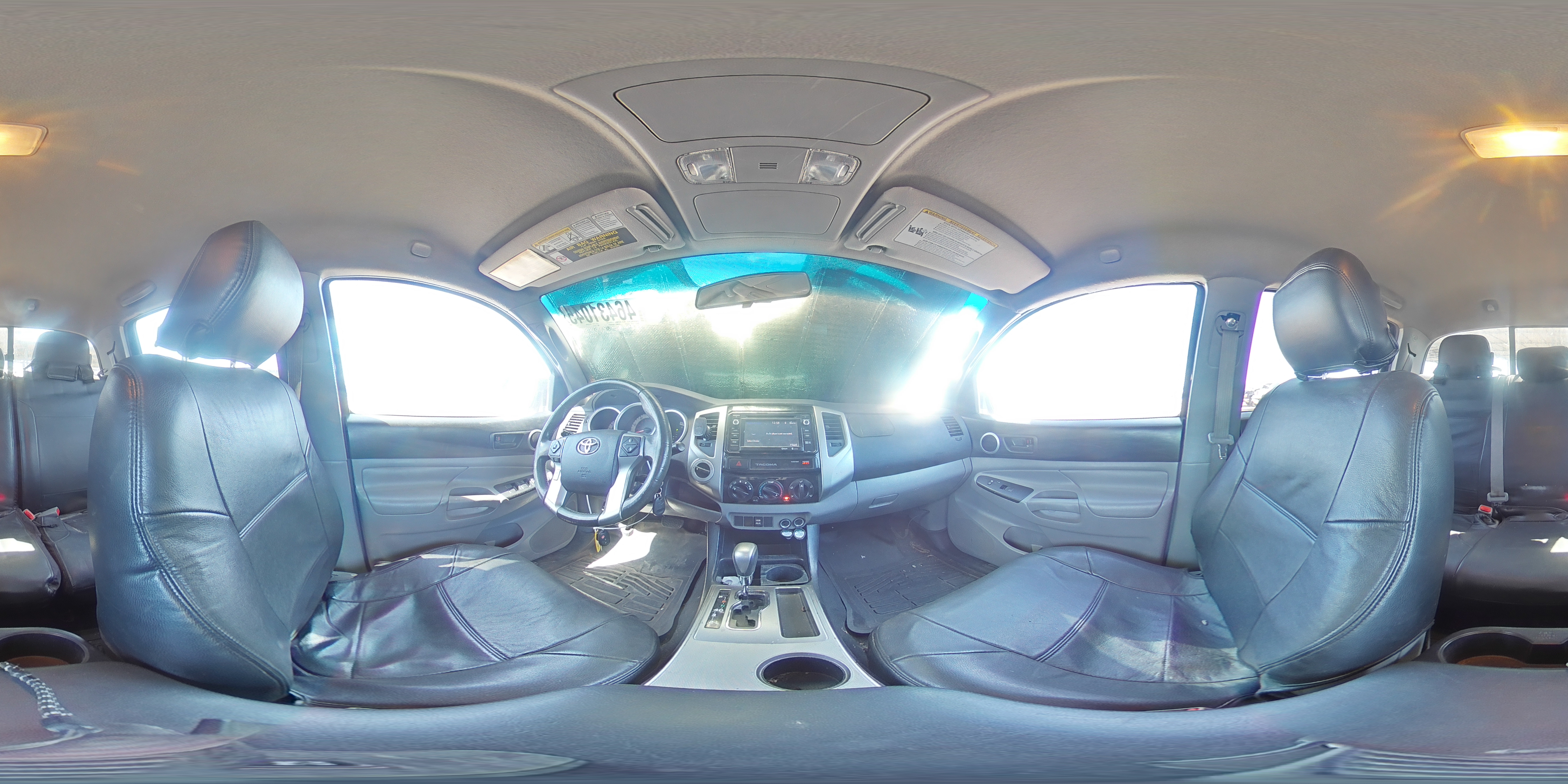 2015 Toyota Tacoma - Image 13
