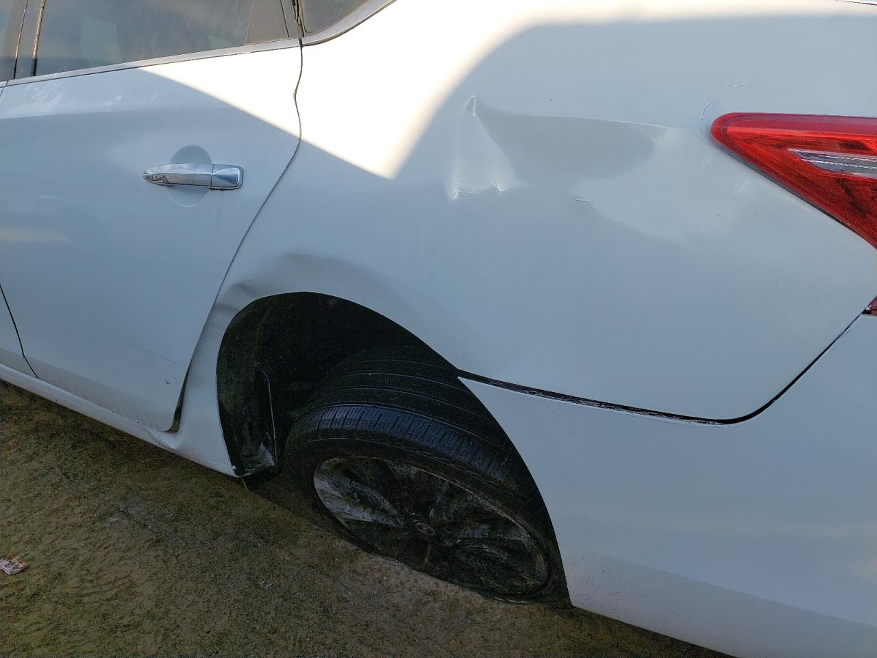 3N1AB7APXGY305768 - 2016 Nissan Sentra - #43880745