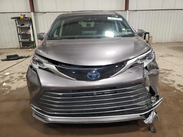  TOYOTA SIENNA 2023 Szary