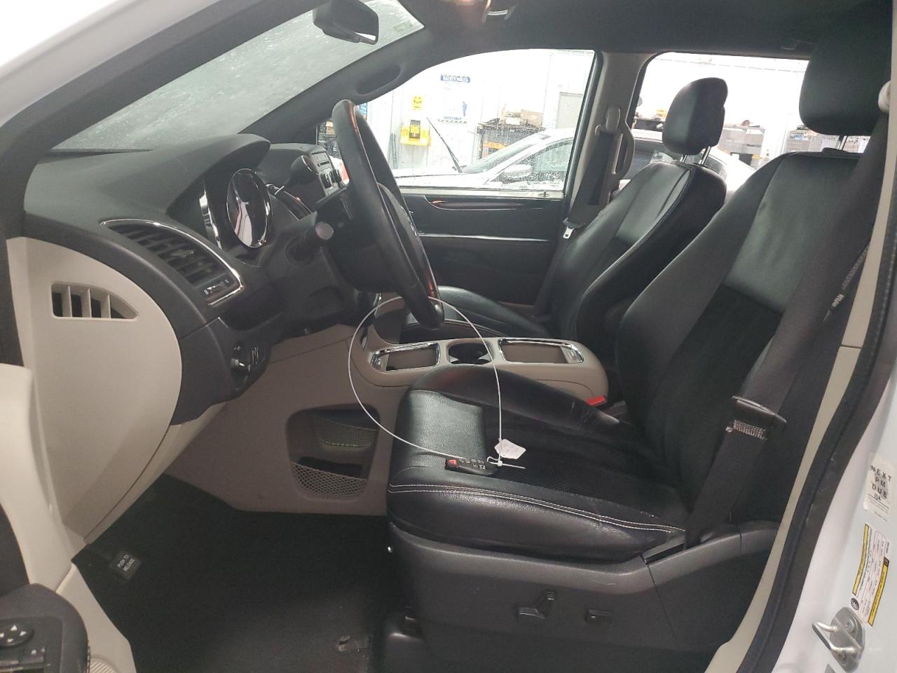 2017 Dodge Caravan - Image 7