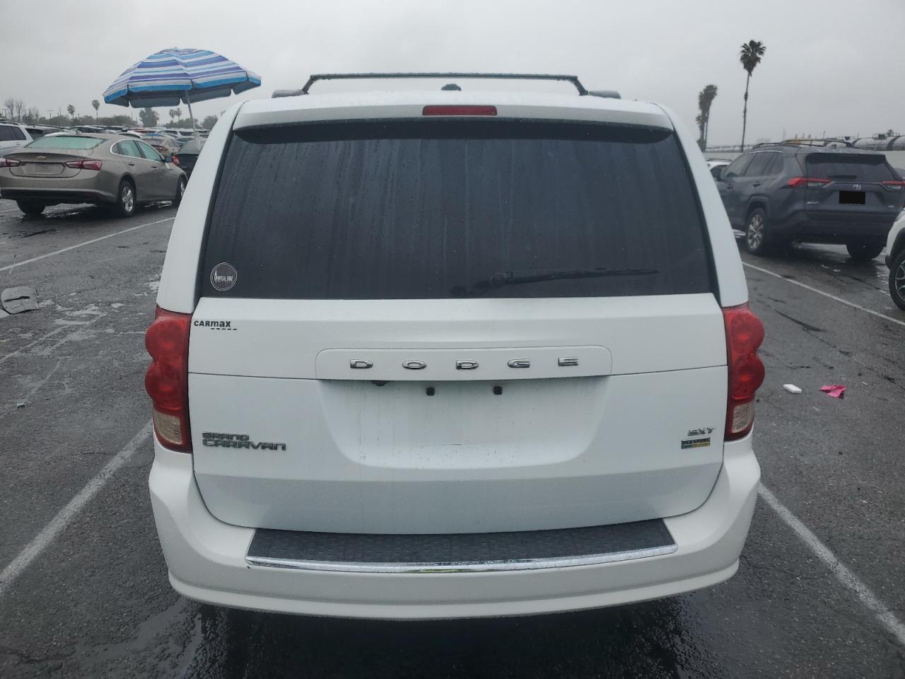 2019 Dodge Caravan - Image 6
