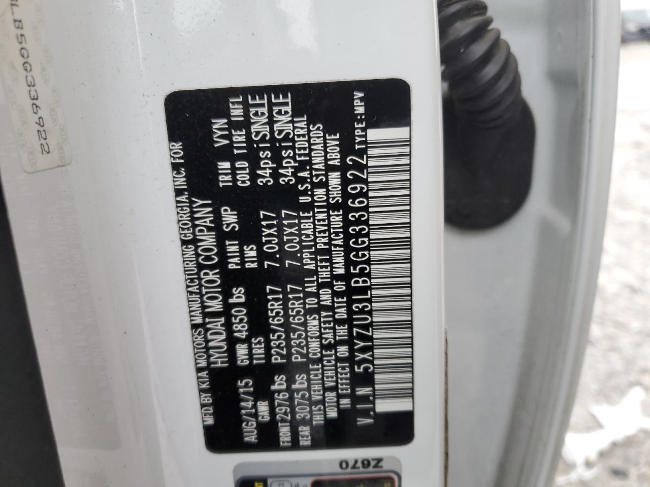 2016 Hyundai Santa Fe - Image 13