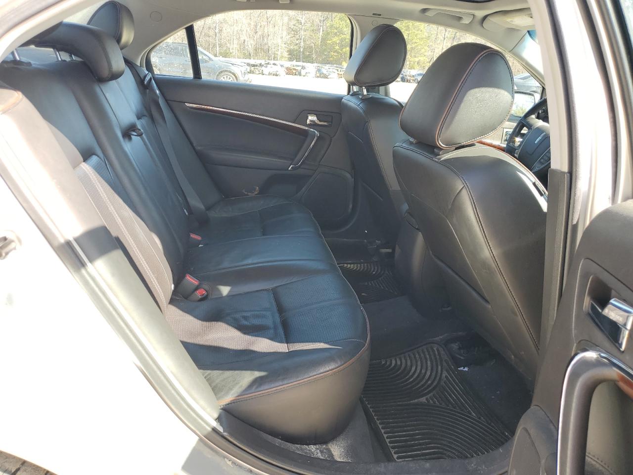 2011 Lincoln MKZ - Image 10