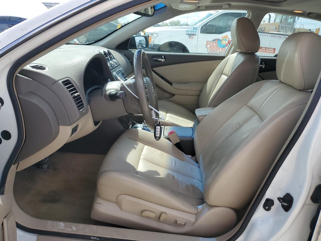 2010 Nissan Altima - Image 7